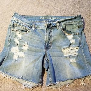 American Eagle Midi shorts